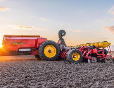Скоростная пропашная сеялка: Vaderstad, JohnDeere или Horsch - что выбрать?
