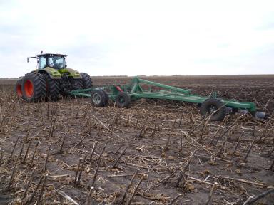 Прицепной плуг для тракторов мощностью 250-300кВт