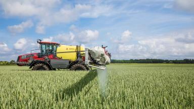 Самоходный опрыскиватель HARDI ALPHA с баком 4200 литров, 2023 года, НОВЫЙ
