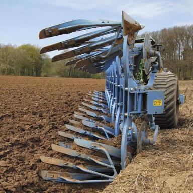 Перьевой или сплошной отвал плуга: какой выбрать?