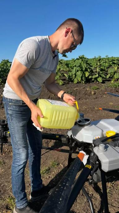 дрон DJI Agras T40 - обзор прицепа для перевозки и растворного узла