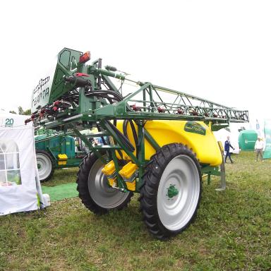 Прицепной опрыскиватель: особенности выбора...