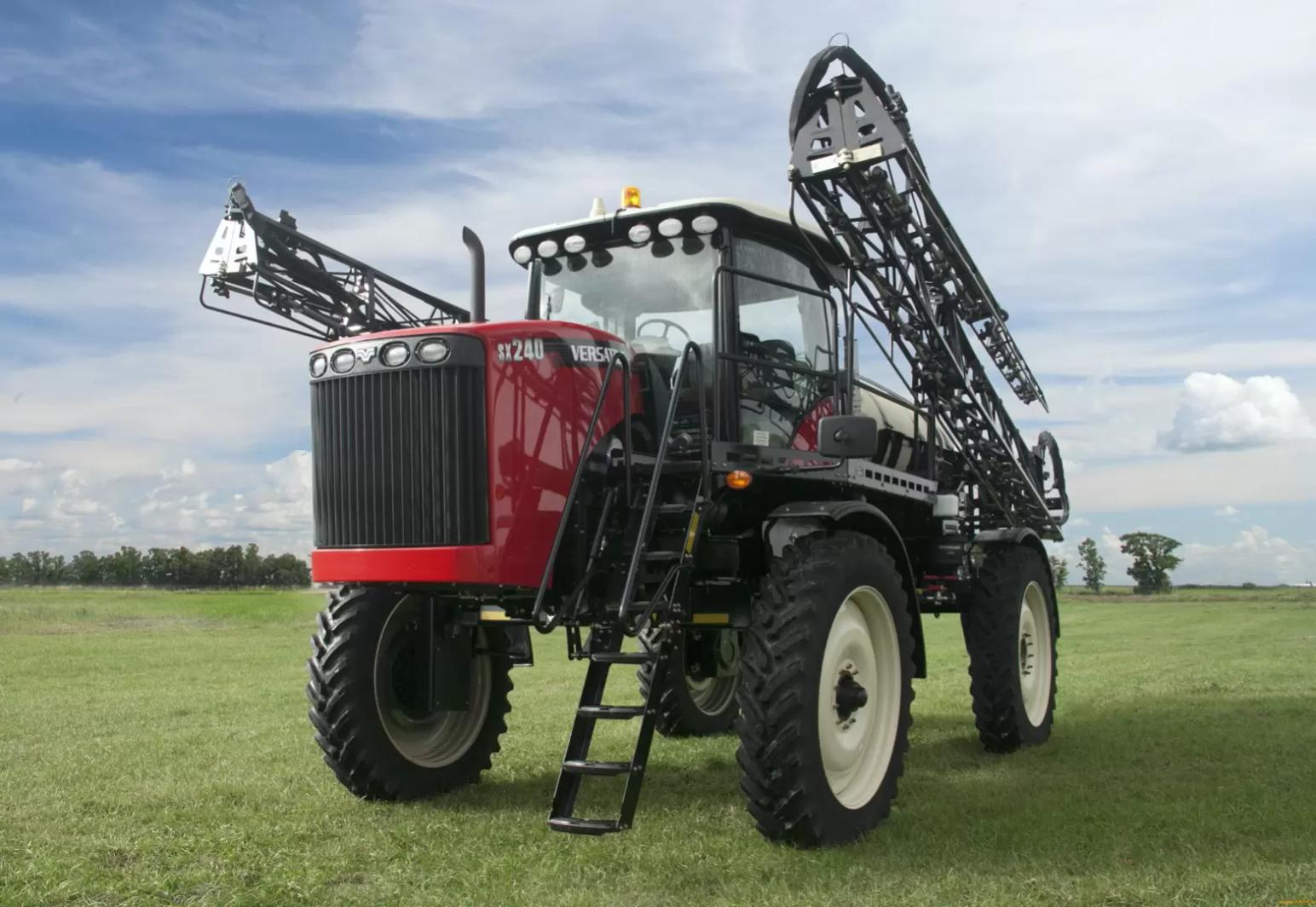 Самоходный или прицепной опрыскиватель — что выгоднее?