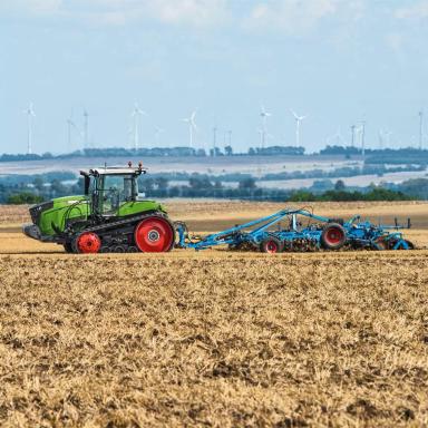 КАКОЙ ТРАКТОР ВЫБРАТЬ: на спарках или гусеницах?