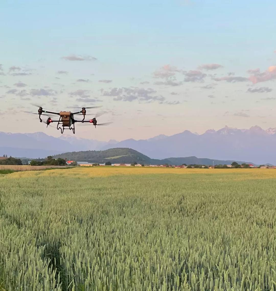 Обрабатываем поля 24/7. Даже ночью!