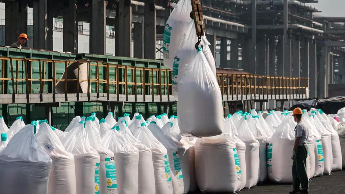 В России увеличат нетарифную квоту на вывоз азотных удобрений