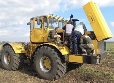 КИРОВЕЦ, ЛЕГЕНДА ТРАКТОРОСТРОЕНИЯ СССР, ОН ВЫЗЫВАЕТ УЛЫБКУ И ГРУСТЬ ОДНОВРЕМЕННО