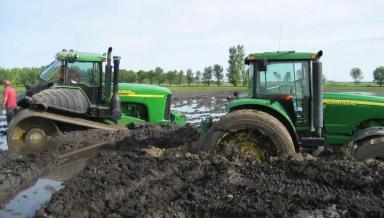 Залповые осадки, локальные засухи, град, пылевые бури - норма или аномалия?