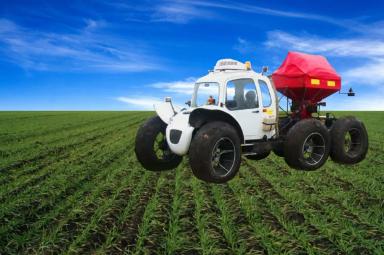 Внесение минеральных удобрений и опрыскивание полей