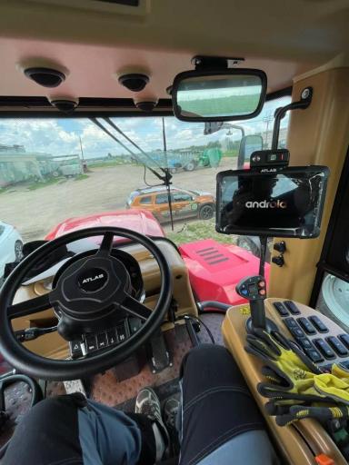 Красавец Кировец и автопилот Atlas.