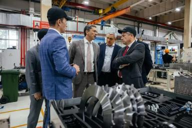 Председатель Комитета Гос. Думы РФ по промышленности посетил Ростсельмаш.