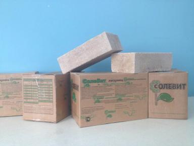 Кормовая добавка витаминно-минеральная на основе соли. Брикет 4 кг.