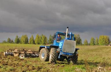 Тракторы Т-150 и Т-150К: две стороны одной медали