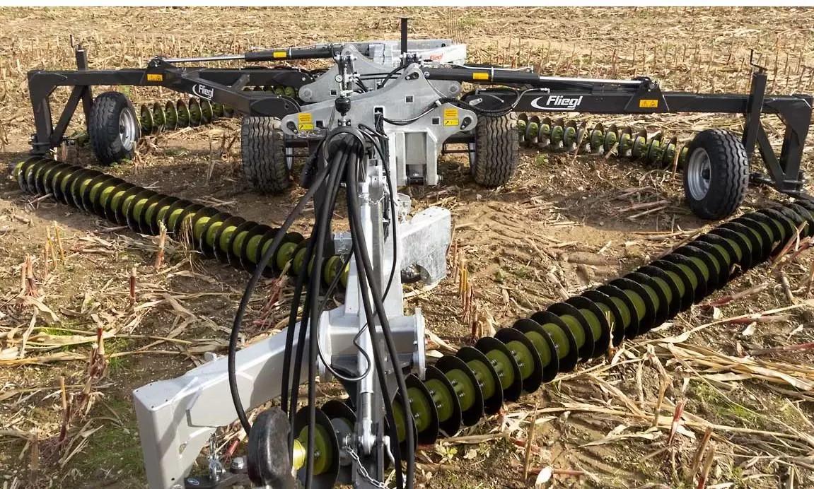 Fliegl начал производство цепных дисковых лущильников...