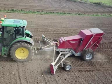 Камнеуборочная машина: как выбрать?