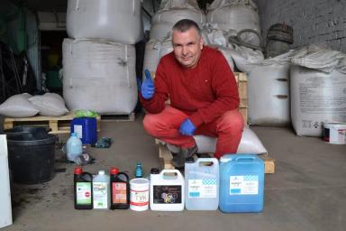 Предпосевная обработка семян сои на Агрополигоне «Приволжье».