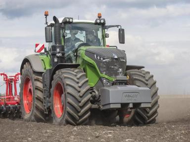 Какой трактор выбрать: классической компоновки или шарнирно-сочлененный?