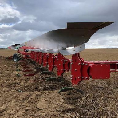 Перьевой или сплошной отвал плуга: какой выбрать?