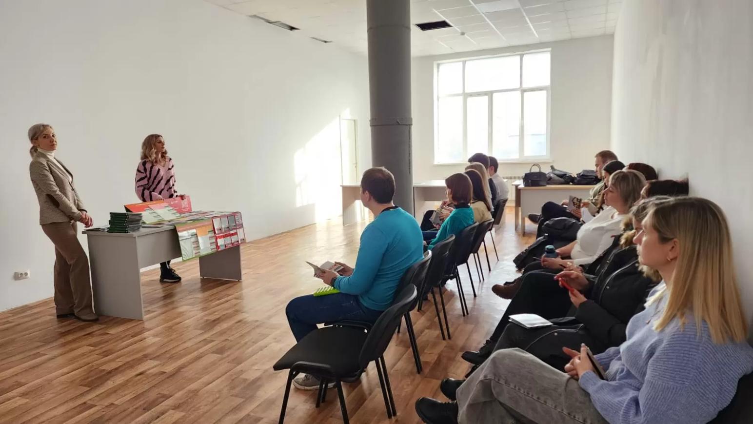 Специалисты ГК «Гекса» провели обучение в магазине «Сатурн»