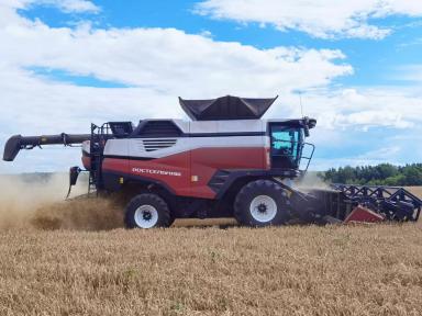 Ростсельмаш тестируют новый гибридный комбайн H820 мощностью 510 л/с!