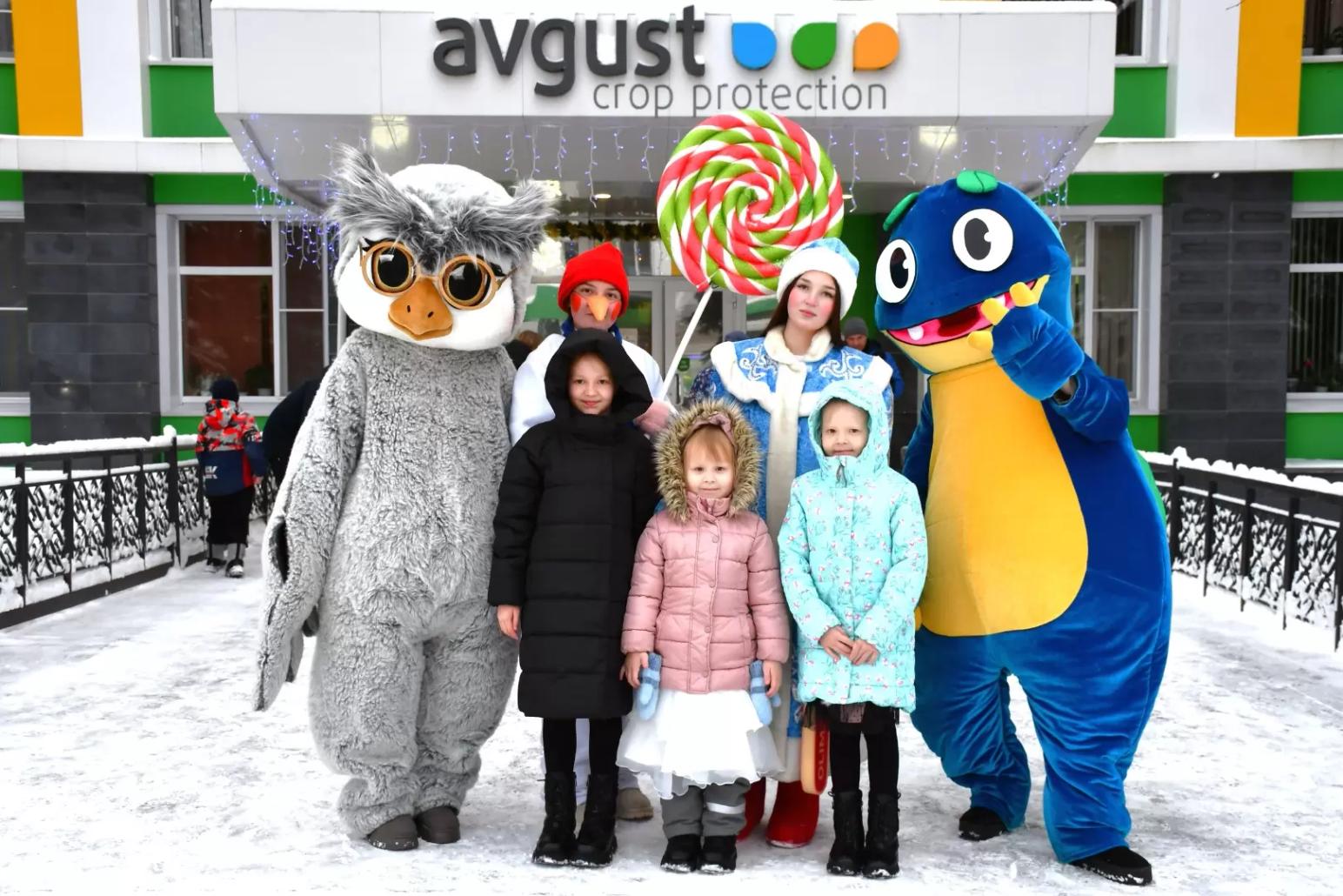 «Август» провел новогодние елки в Вурнарах