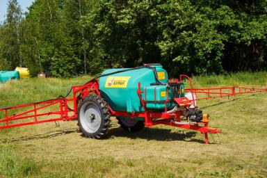 Как выбрать прицепной опрыскиватель: обзор лучших моделей на 2024 год