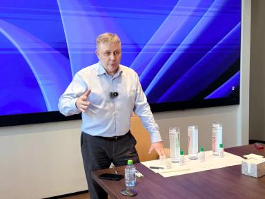 Агроблогеры посетили НИЦ «Августа» в Черноголовке