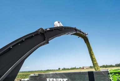 Кормоуборочный комбайн Fendt Katana 850: мощность лишней не бывает