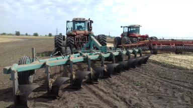 Прицепной плуг для тракторов мощностью 250-300кВт