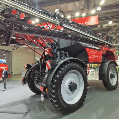 Самоходный опрыскиватель: как выбрать клиренс?