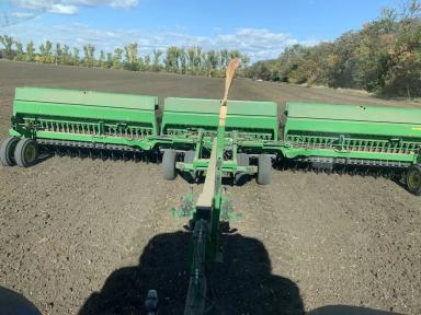 Осенний сев с Trimble- трактор New Holland + зерновая сеялка John Deere