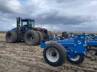 Культиватор-агрегат для внесения безводных аммиачных удобрений АМИЧ -12