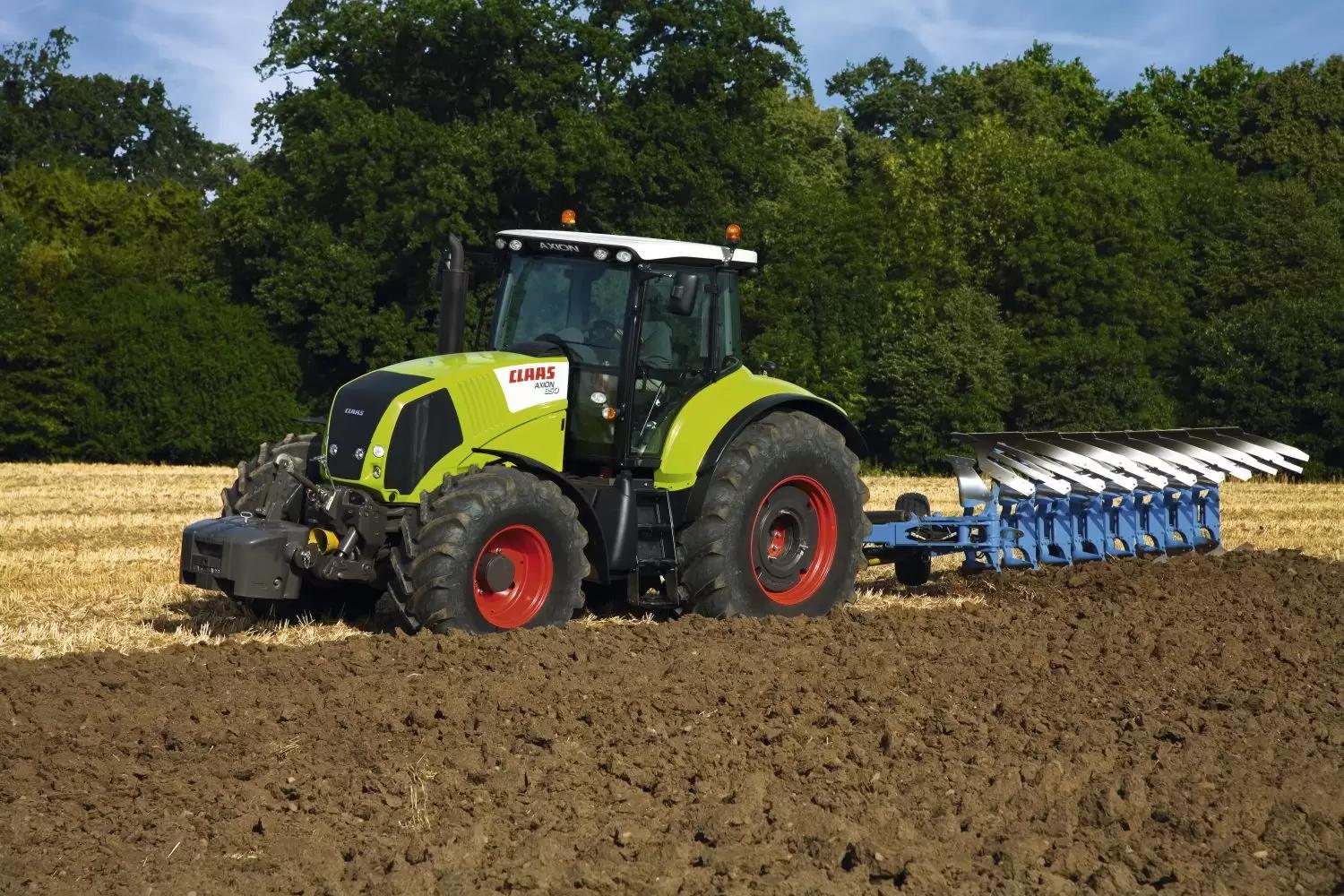 Сервисный марафонец: трактор Claas Axion 920-950 - промежуточные итоги