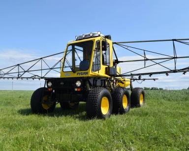 Прицепной опрыскиватель или самоходник Туман: что выбрать для влажных условий?