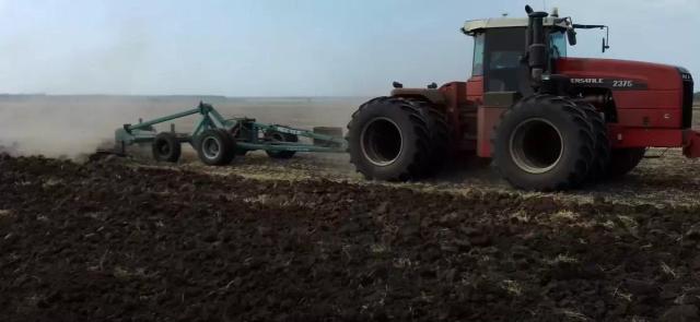 Прицепной плуг для тракторов мощностью 250-300кВт