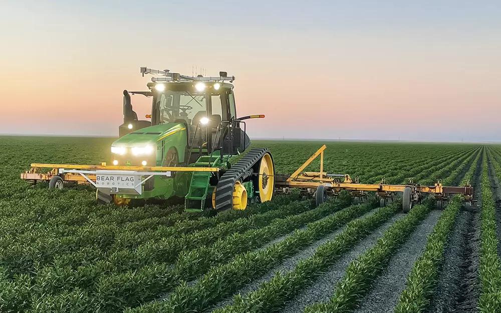 НОВАЯ ПОКУПКА JOHN DEERE: тройная ставка на беспилотные трактора.