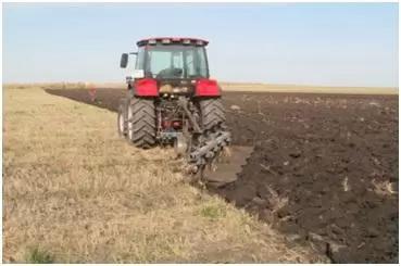 Сравнение лемешно-отвальных плугов ПЛН-5-35, ПО-4+1/40К и ПБС-4М.