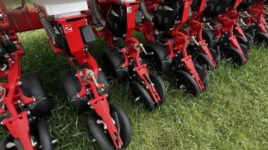 Весенний сев 2025 - готовимся к новому сезону. Выбираем сеялку Kverneland