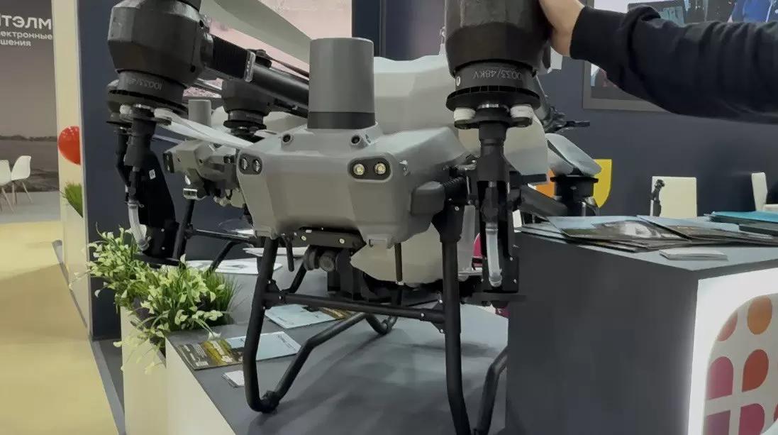 Агродрон DJI Agras T50  - смотрите обзор новинки