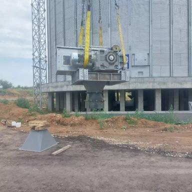 Строительство по перевалке насыпных грузов.