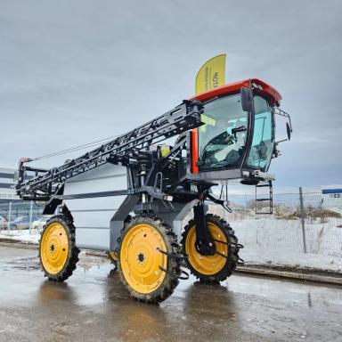 Самоходный высококлиренсный опрыскиватель