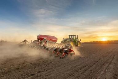 Скоростная пропашная сеялка: Vaderstad, JohnDeere или Horsch - что выбрать?