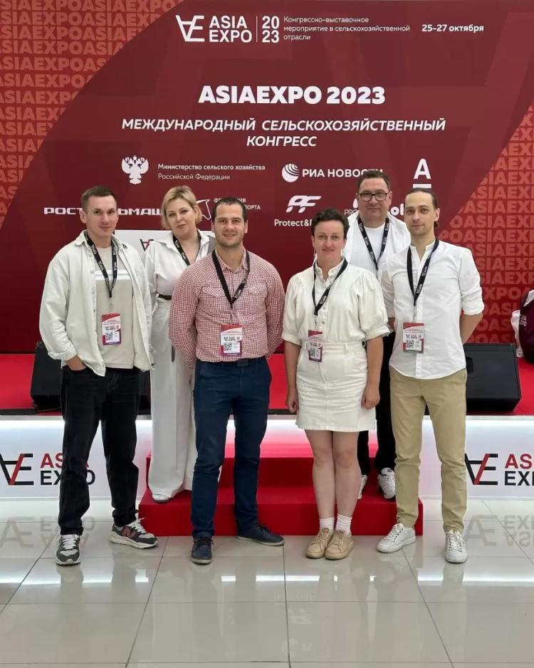 Мой первый опыт модератора на выставке «Азия Экспо 2023»