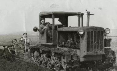 Трактор ДТ-54: гусеничная легенда, поднявшая целину