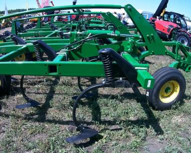 Предпосевной культиватор: как выбрать стрельчатую лапу?