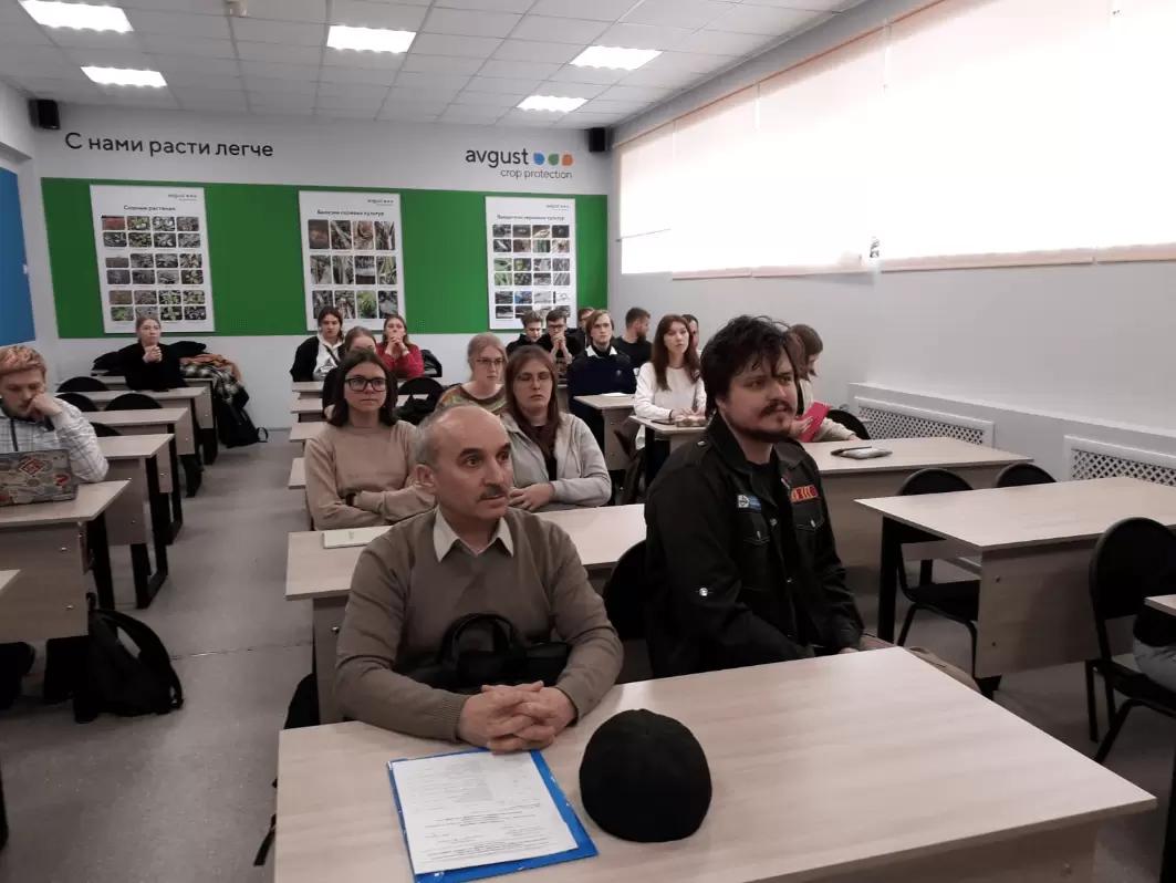 Стартовало обучение участников студенческих сельхоз отрядов Санкт-Петербурга