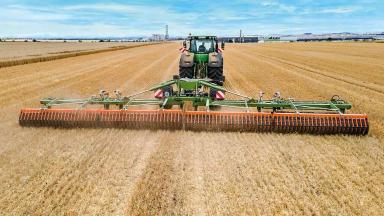 AMAZONE В ПОГОНЕ ЗА HORSCH: первые испытания режущего катка...