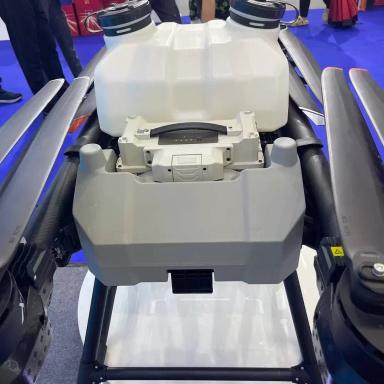 Мы присутствовали на  Всемирной выставке квадрокоптеров (дронов) в Китае.