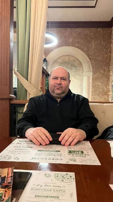 Резюме: В агро сфере с 1999 года. Начинал с выставочной