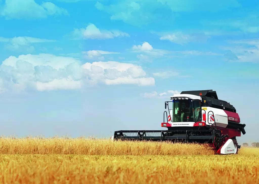 Динамика производства и отгрузок российской сельхозтехники на внутренний рынок